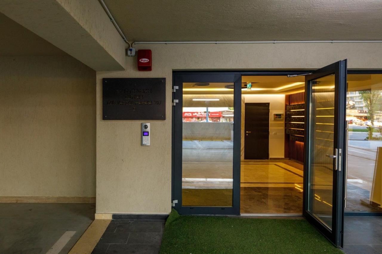 Lucky 13 Apartment